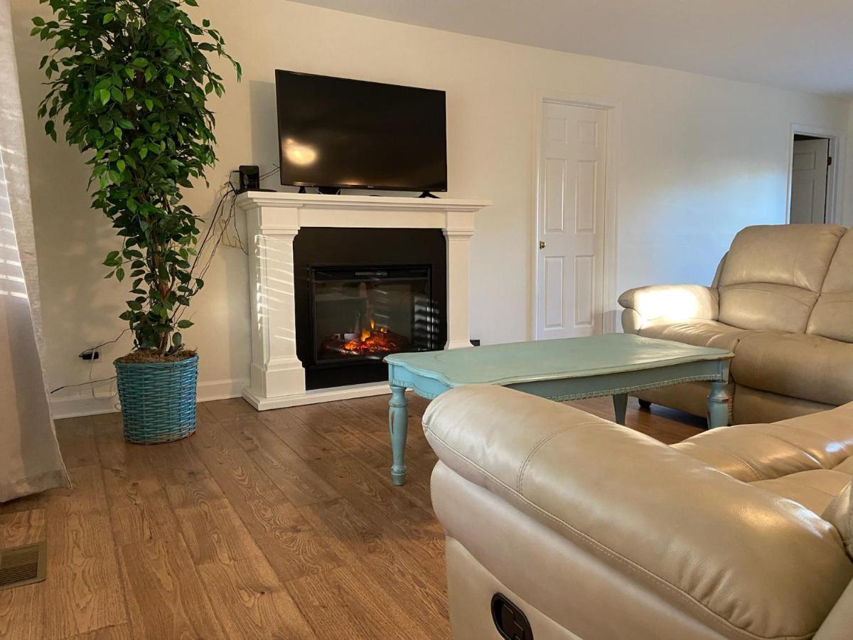 Cozy Three Bedroom House With Fireplace Wilmington Exterior photo