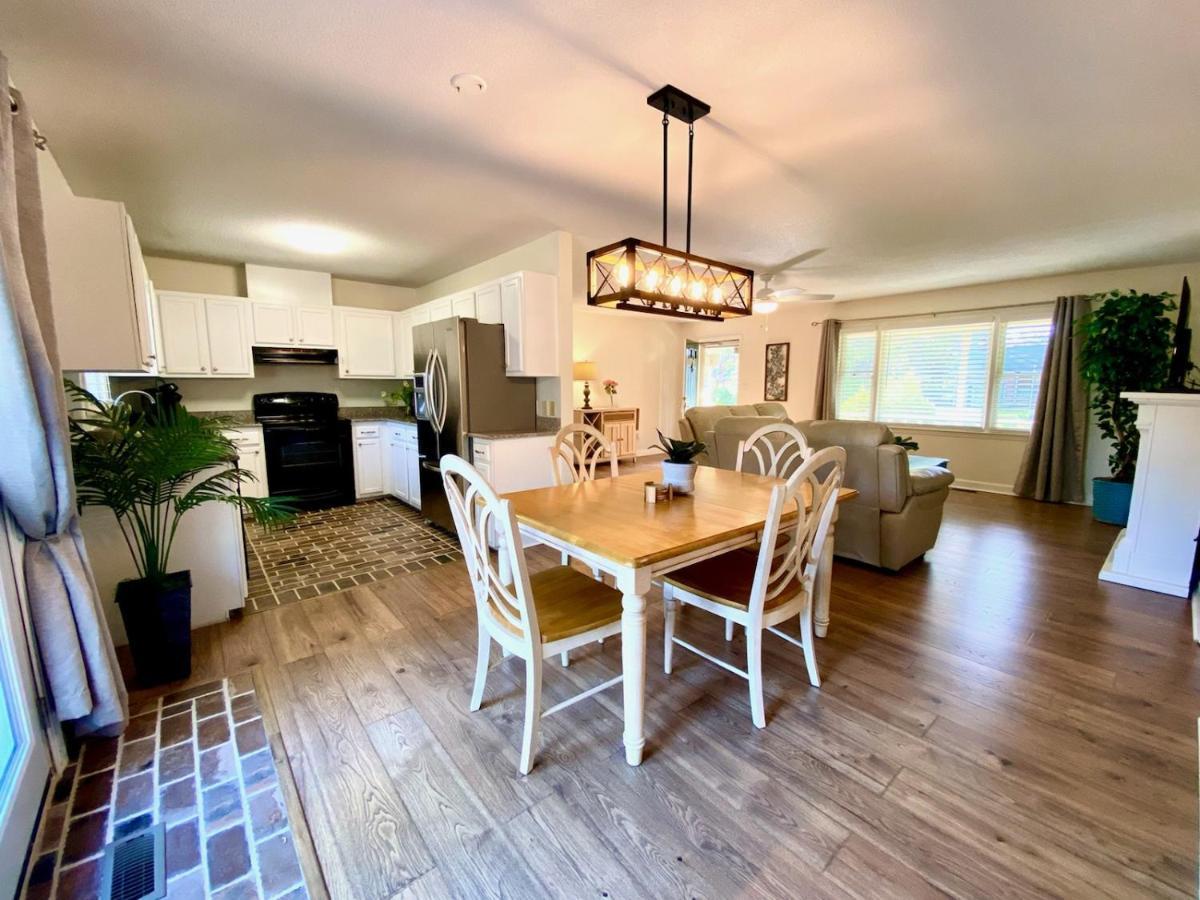 Cozy Three Bedroom House With Fireplace Wilmington Exterior photo